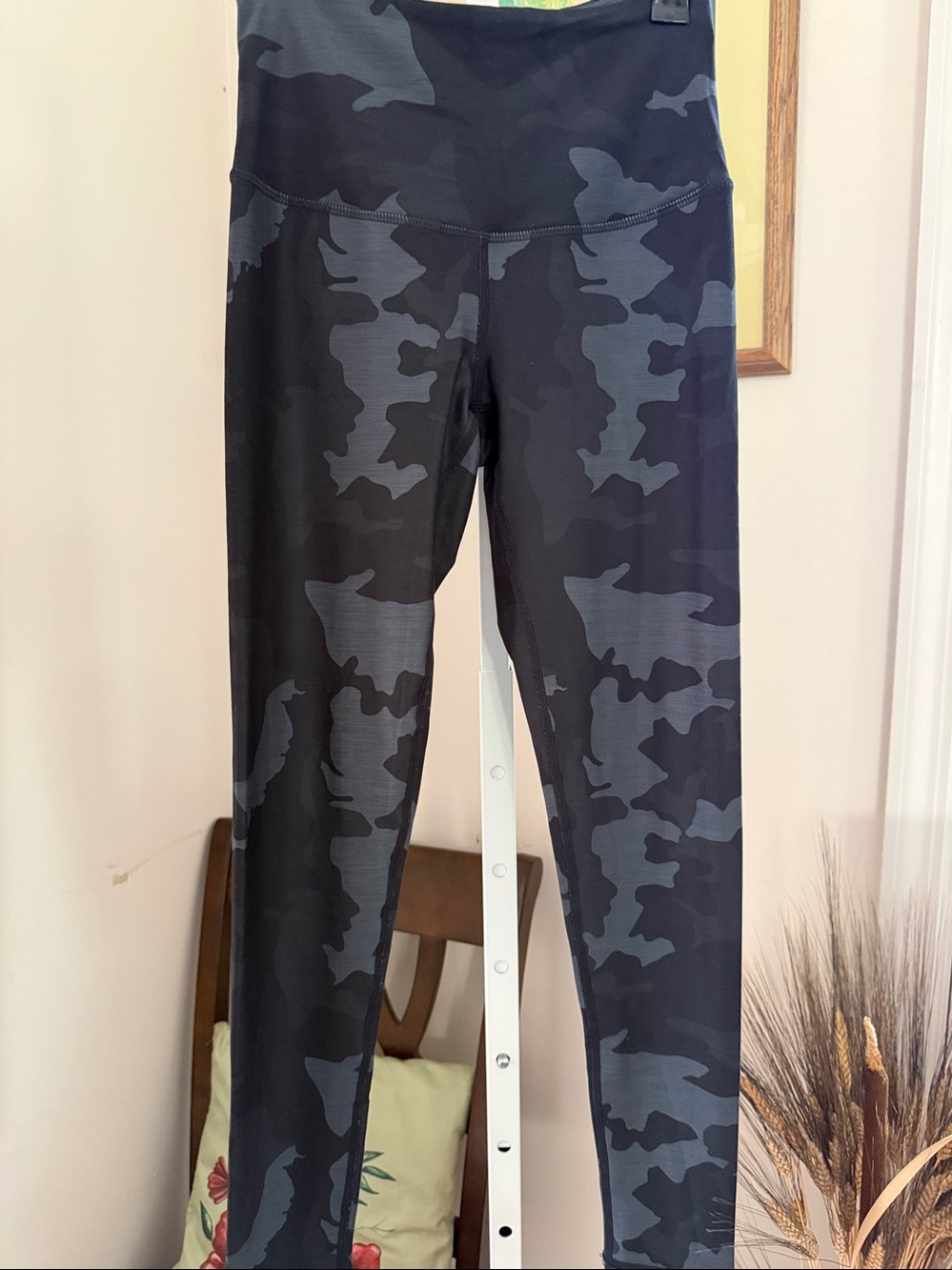 PRANA Layna 7/8 Camo Leggings. NWT. Size XS
